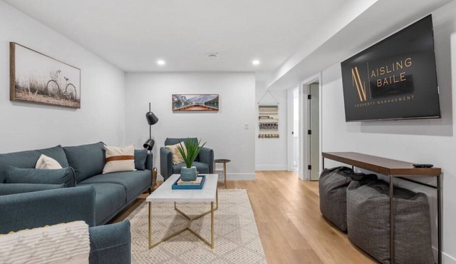 The Duchess | 5 Min from Chinook | Upscale | Pets