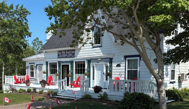 The Glengarry Inn · 4BR 1880s Heritage Property · Cabot Trail & Aspy Bay