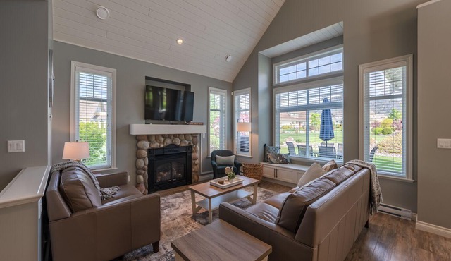 The Lakehouse/Snow Vacation Rental