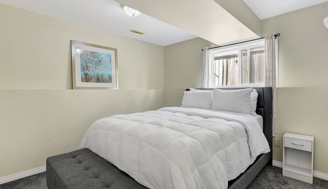 The Perfect 5 Bed, 4 Baths, Mini gym, 2 Kitchens, 2 Living roomsn