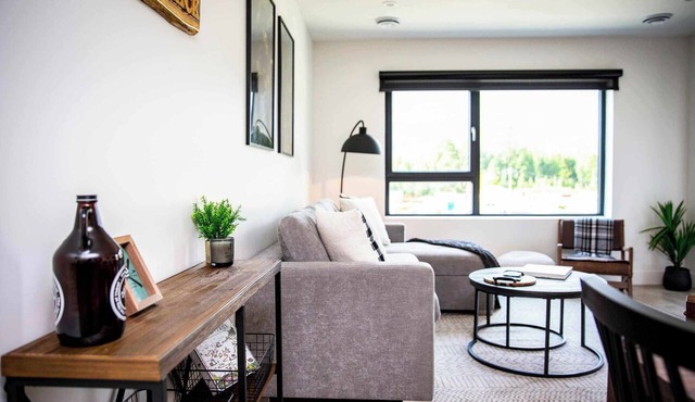 The Shred Shack - Stylish Revelstoke Condo