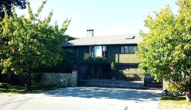 The Stone Hedge B&B