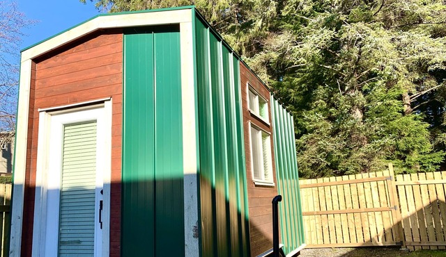 The tiny comfy house!