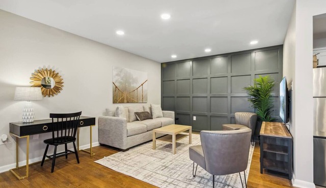 This apartment is a 1 bedroom(s), 1 bathrooms, located in Hampton, VA.