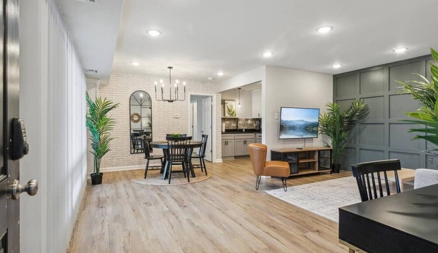This apartment is a 1 bedroom(s), 1 bathrooms, located in Hampton, VA.