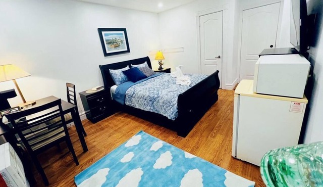This lodge is a 2 bedroom(s), 1.5 bathrooms, located in parry sound, on.