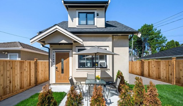 Three bedrooms new laneway house near public transit & MAJOR INTERNATIONAL SPORTING EVENT training site