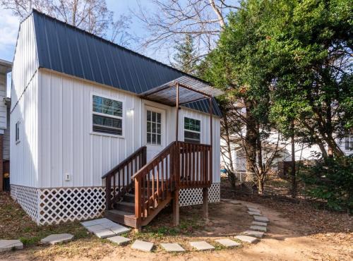 Tiny house with smart bidet and water purify-system