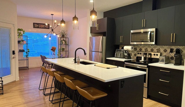 Townhouse - 2 bedrooms, both ensuites!