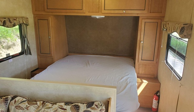 Trailer on Spacious lakefront Campground