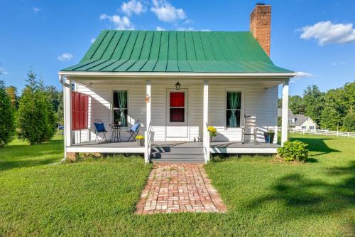 Tranquil Cottage in Virginia Countryside w/Pond!