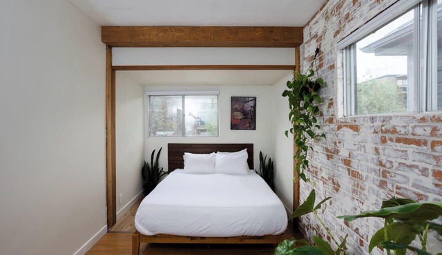 Trendy Kensington | Espresso Maker| Garage| AC