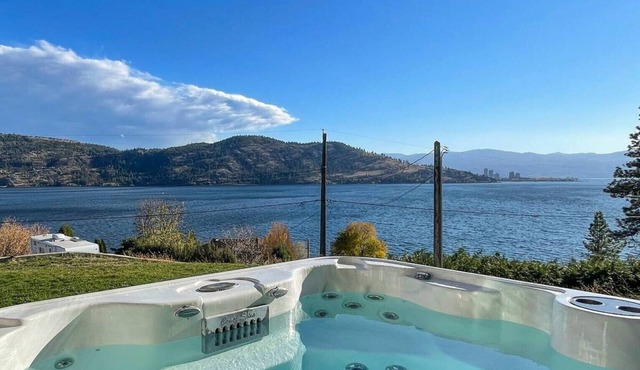 Unbelievable Lake View, ENTIRE HOUSE, Hot Tub,Pool Table, Kid Friendly, Quiet!