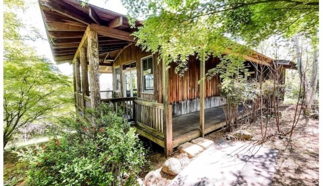 Unique Cypress cottage, close to Charlottesville with mountain views.
