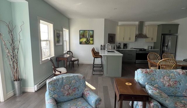 Upper level end unit