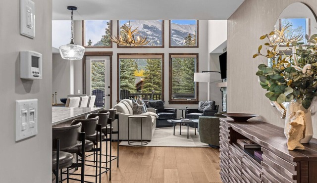 Upscale 4BR | Private Hot Tub | Walk to Town