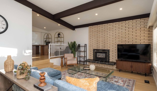 Urban Comfort: Newly Renovated 3BR/2BA Vancouver