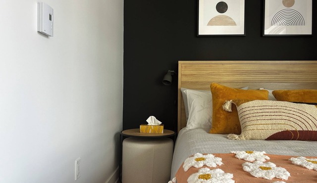 Urban Executive Studio 30+ days Griffintown