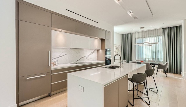 Urban Modern Abode in SouthEnd Charlotte (with EV Charger)
