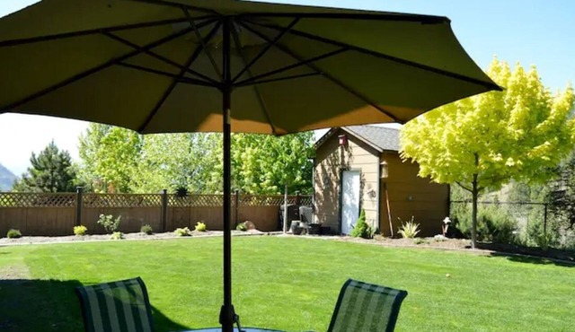 Vacation Oasis in West Kelowna - License # 9623