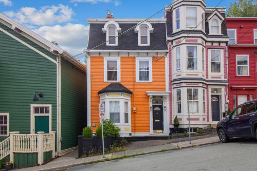 Victorian Jellybean Gem 3Bd King Main 25Ba
