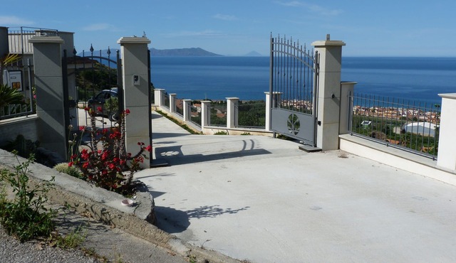 Villa 1,5km From the Sea with a fantastic view