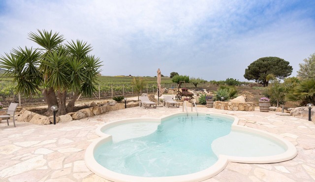 Villa Anna with Private Pool, Mountain Views, Wi-Fi, and Air Conditioning