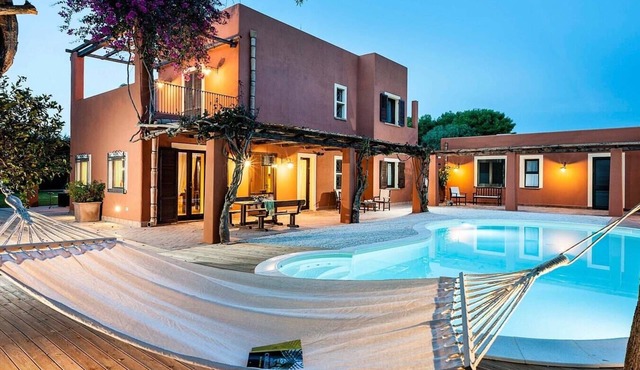 Villa Aurelia - Modern villa with pool in Marsala Area
