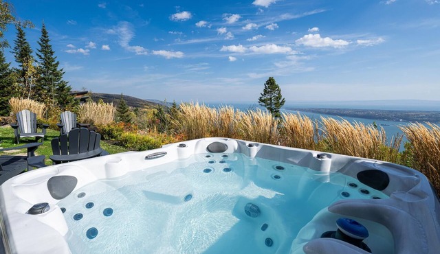 Villa Bella 209: Views, Hot Tub & Private Elevator