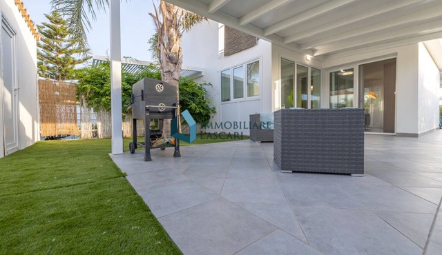 Villa Bianca 1 with private pool near the sea