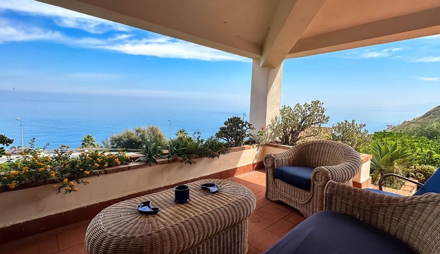 Villa by the sea "Villa Fortunato"
