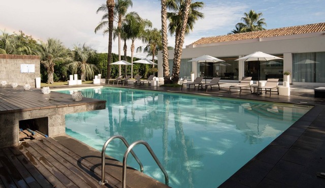 Villa Carlino White