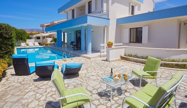 Villa Costantino House With Pool