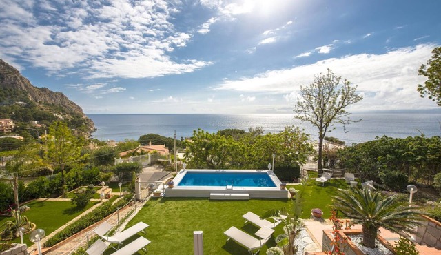 Villa Di Flavia - Three Bedroom Villa, Sleeps 11