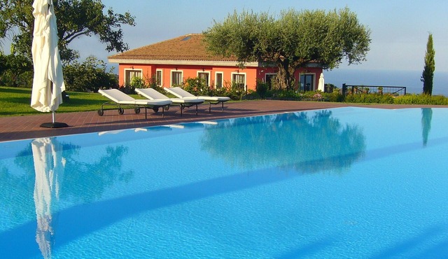 Villa Etnamare with Infinity pool between Mt Etna and the Jonian sea - "Glicine"