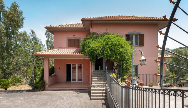 Villa "Filippa" with Mountain View, Private Terrace & Private Garden