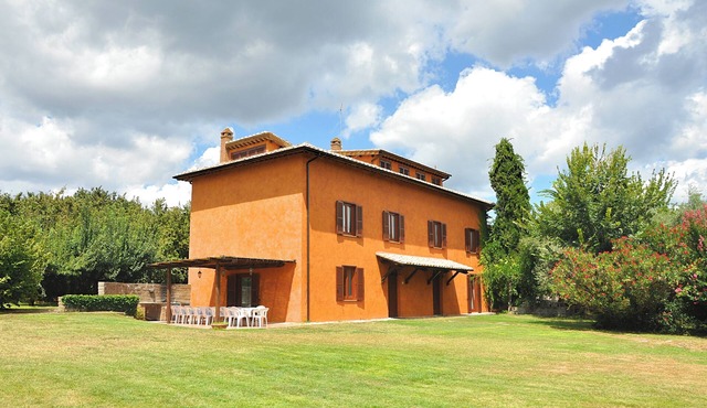 Villa i Noccioli 18 sleeps, swimmingpool, estate