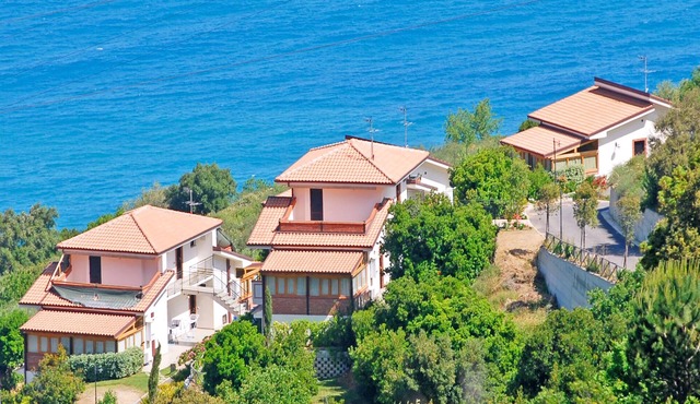 Villa in a residence with shared pool in Capo d'Orlando's hill 3km from the sea