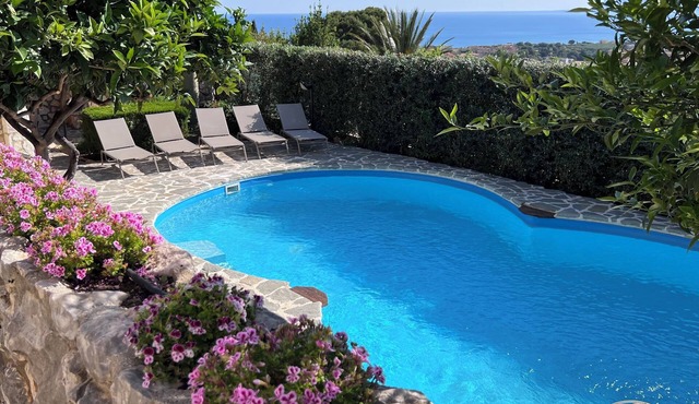 Villa P. Edera, with pool and panoramic view