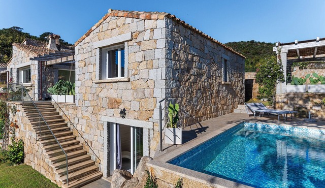 Villa 'Laccus 8' with Sea View, Wi-Fi and Air Conditioning