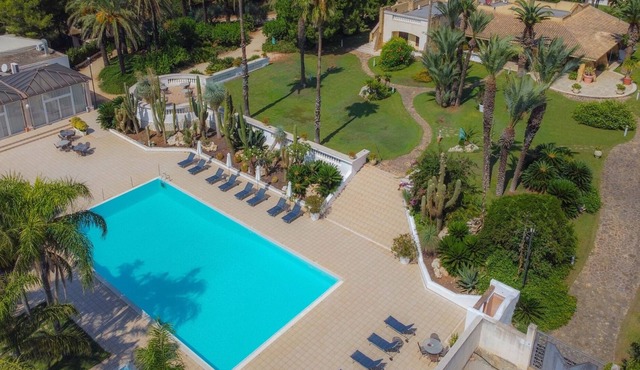 Villa Le Ciare, in Oasi naturale con piscina, campo golf, tennis, a 8km dal mare