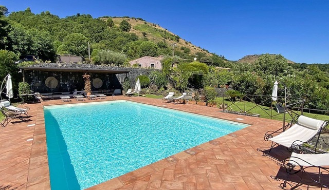 Villa Lovere - Three Bedroom Villa, Sleeps 6