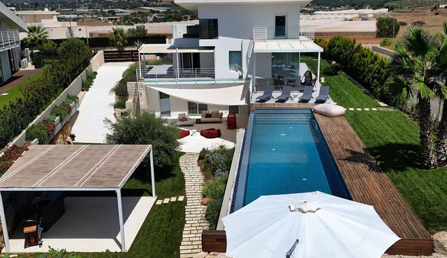 Villa Ludamu Luxury Home - Heated Pool - Sauna - Scicli - Sea View!