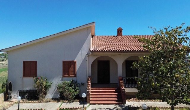 Villa Magnolia Grotte - Agrigento - In the hills 2 steps from the Temples and the sea