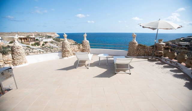 Villa overlooking the sea
