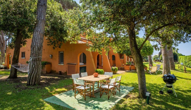 Villa Piccola Duna facing the sea exclusive direct access to the 50m beach