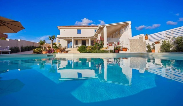 Villa Pomelia by Xenia Sicily Villas
