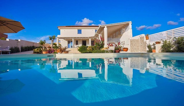 Villa Pomelia by Xenia Sicily Villas