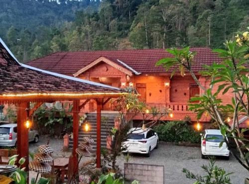 VILLA PRINGGITAN in Karanganyar