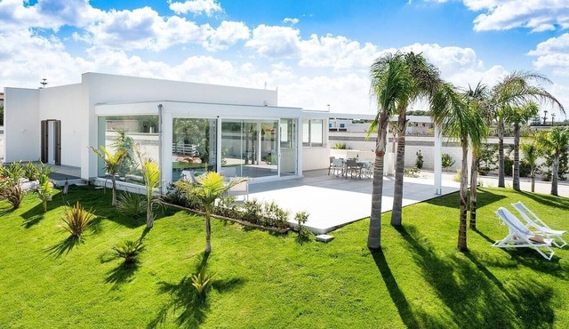 Villa Signorina (6 Guests) with pool